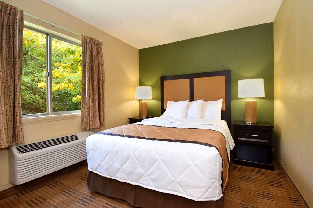 Extended Stay America Suites - Raleigh - Cary - Harrison Ave חדר תמונה