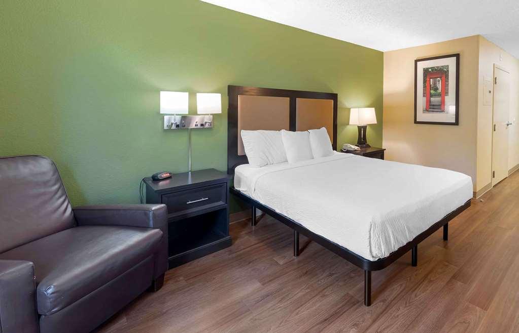 Extended Stay America Suites - Raleigh - Cary - Harrison Ave חדר תמונה