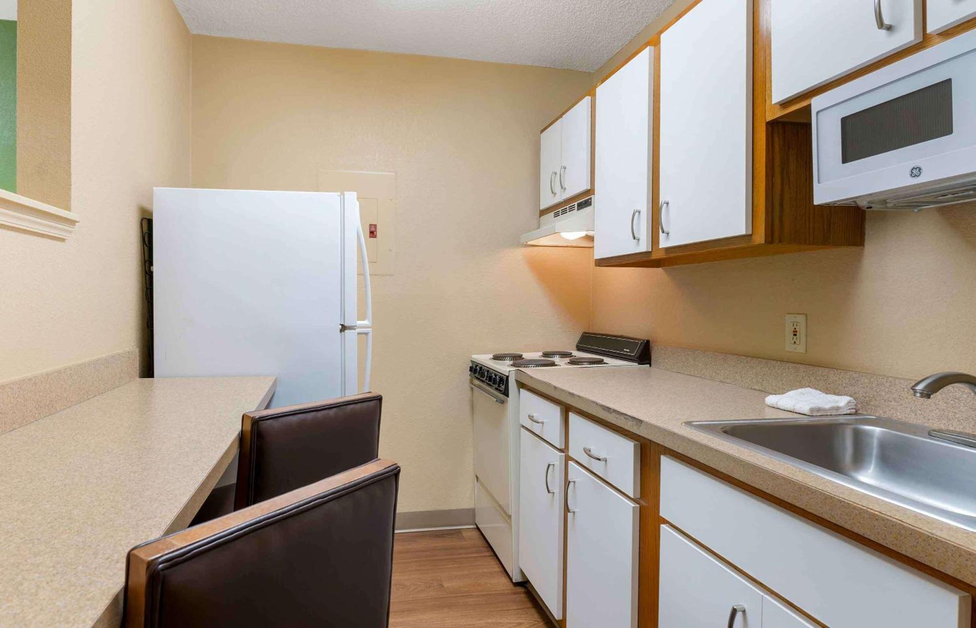 Extended Stay America Suites - Raleigh - Cary - Harrison Ave מראה חיצוני תמונה