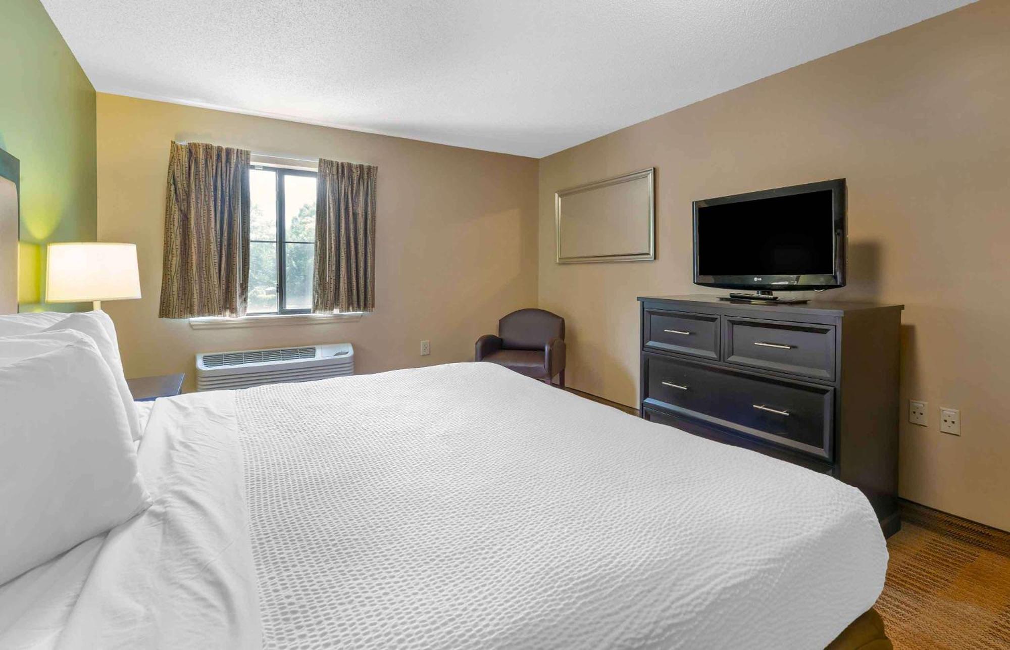 Extended Stay America Suites - Raleigh - Cary - Harrison Ave מראה חיצוני תמונה