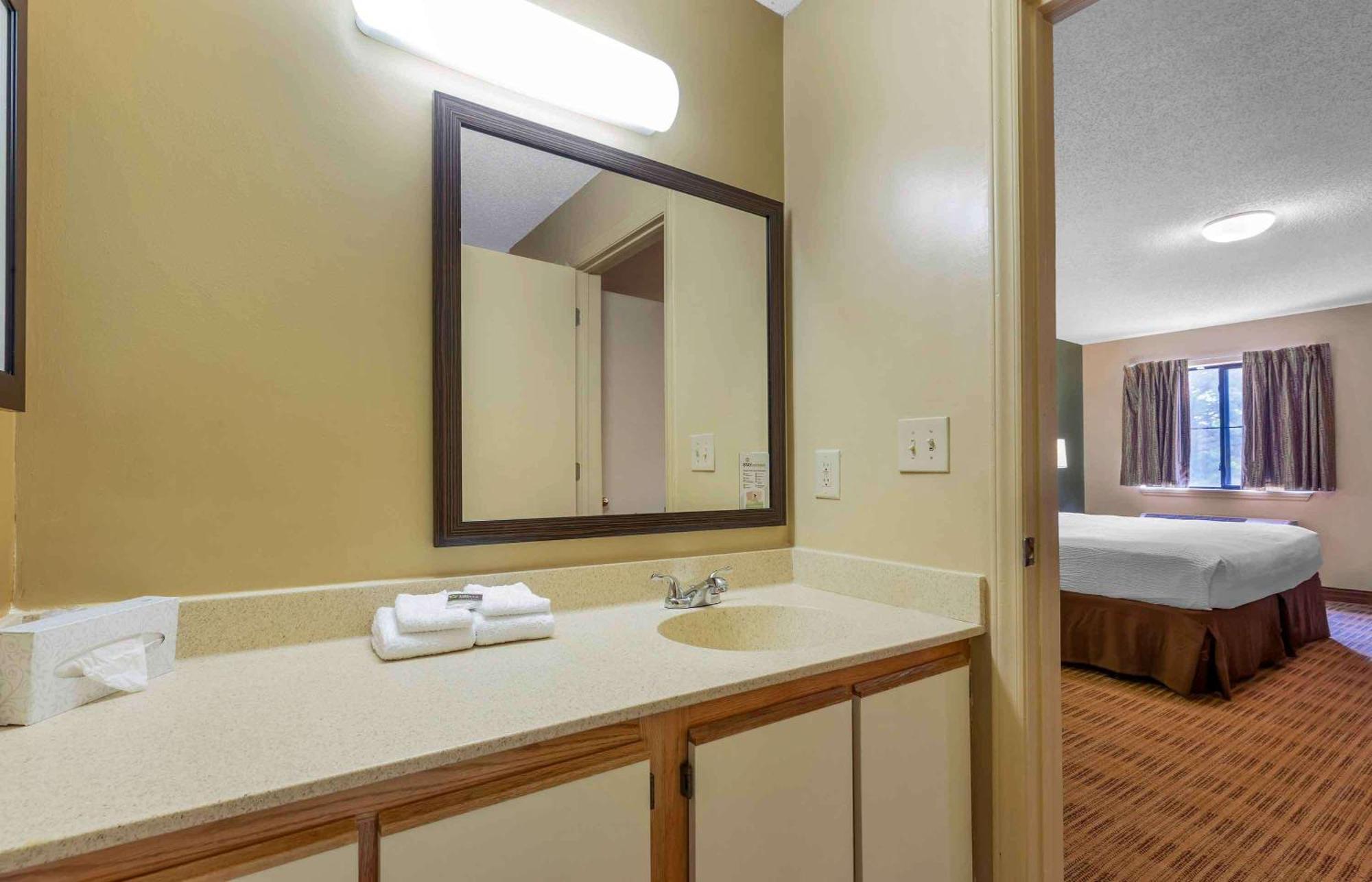 Extended Stay America Suites - Raleigh - Cary - Harrison Ave מראה חיצוני תמונה