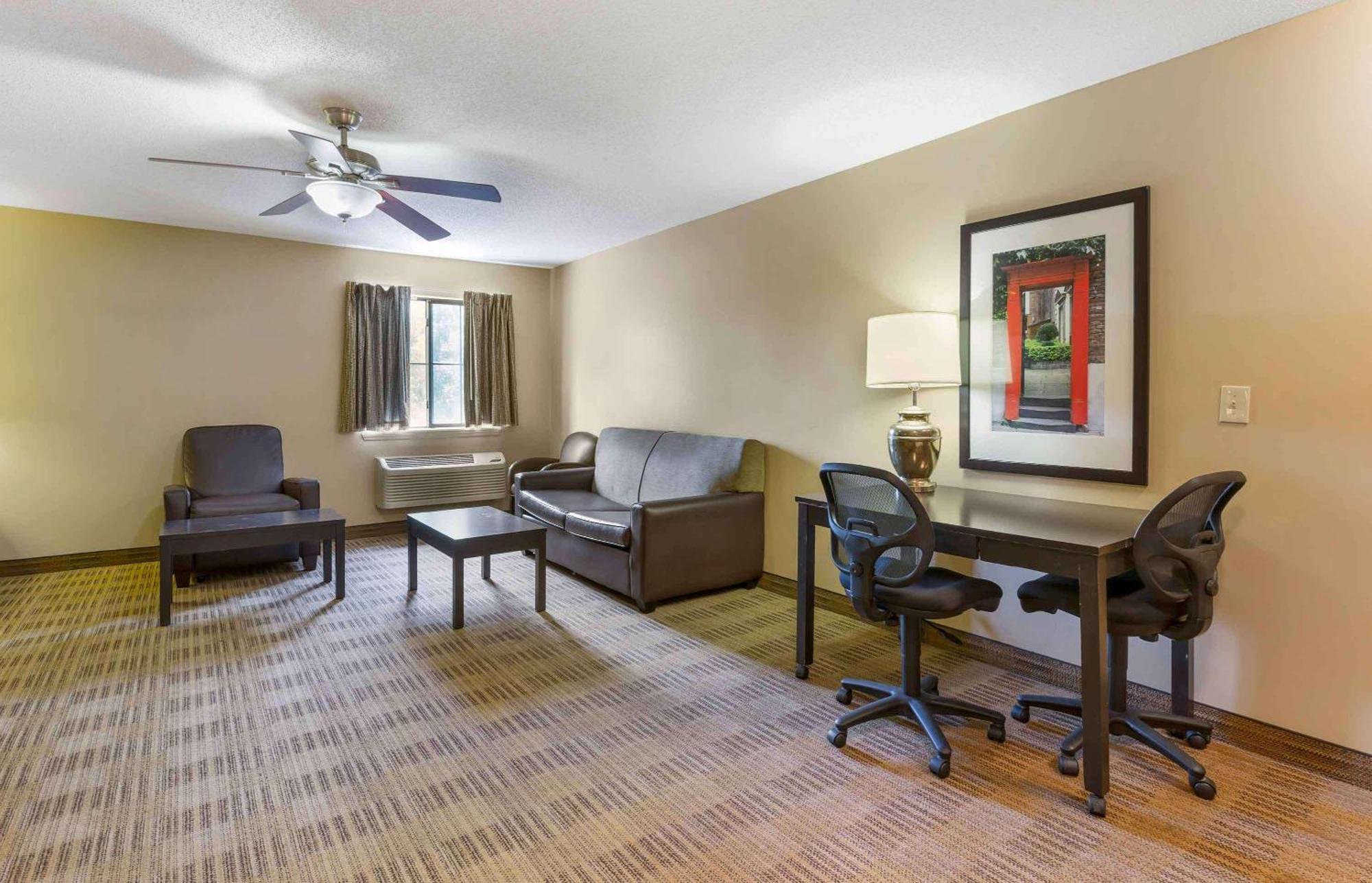 Extended Stay America Suites - Raleigh - Cary - Harrison Ave מראה חיצוני תמונה