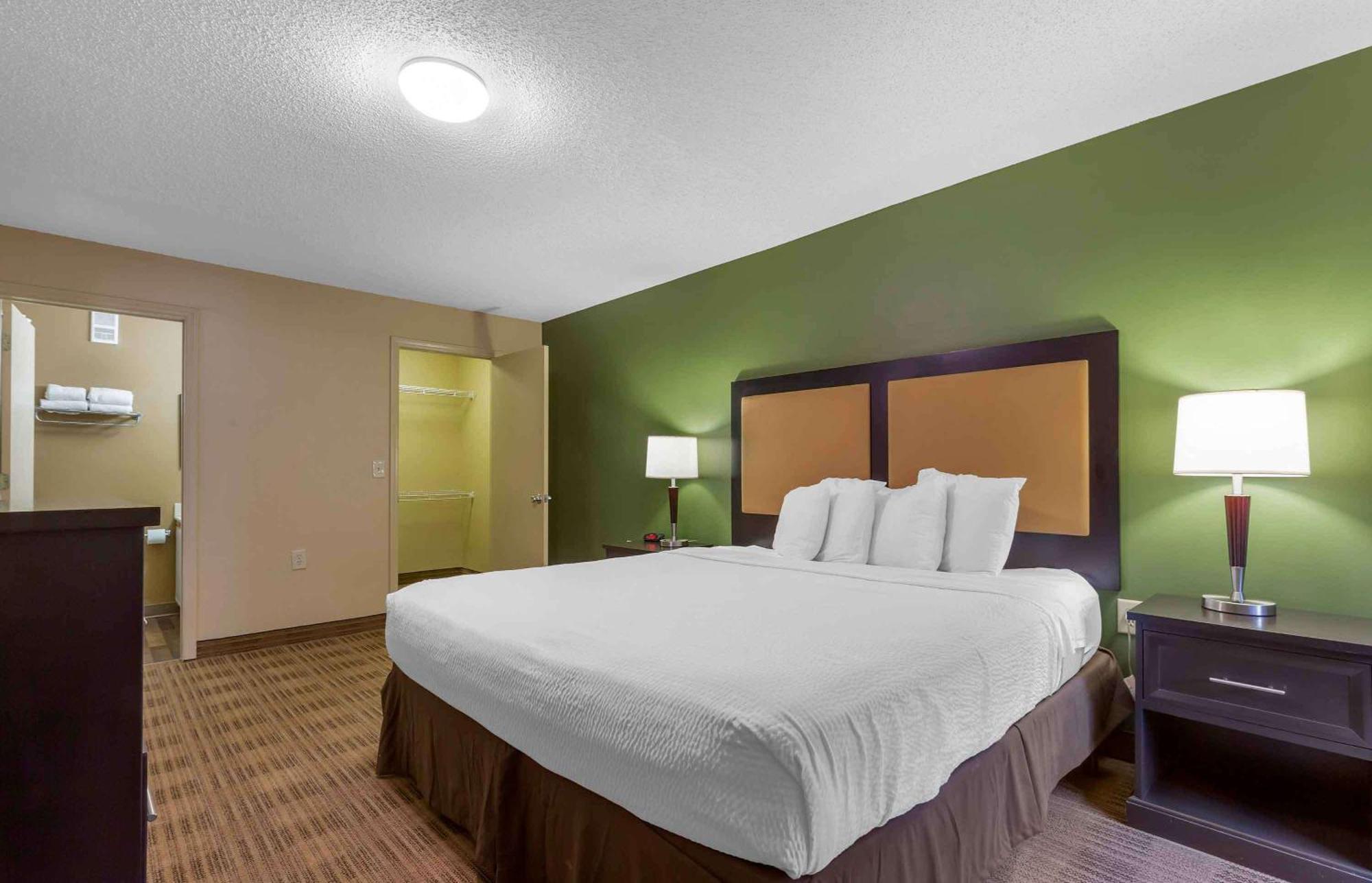 Extended Stay America Suites - Raleigh - Cary - Harrison Ave מראה חיצוני תמונה