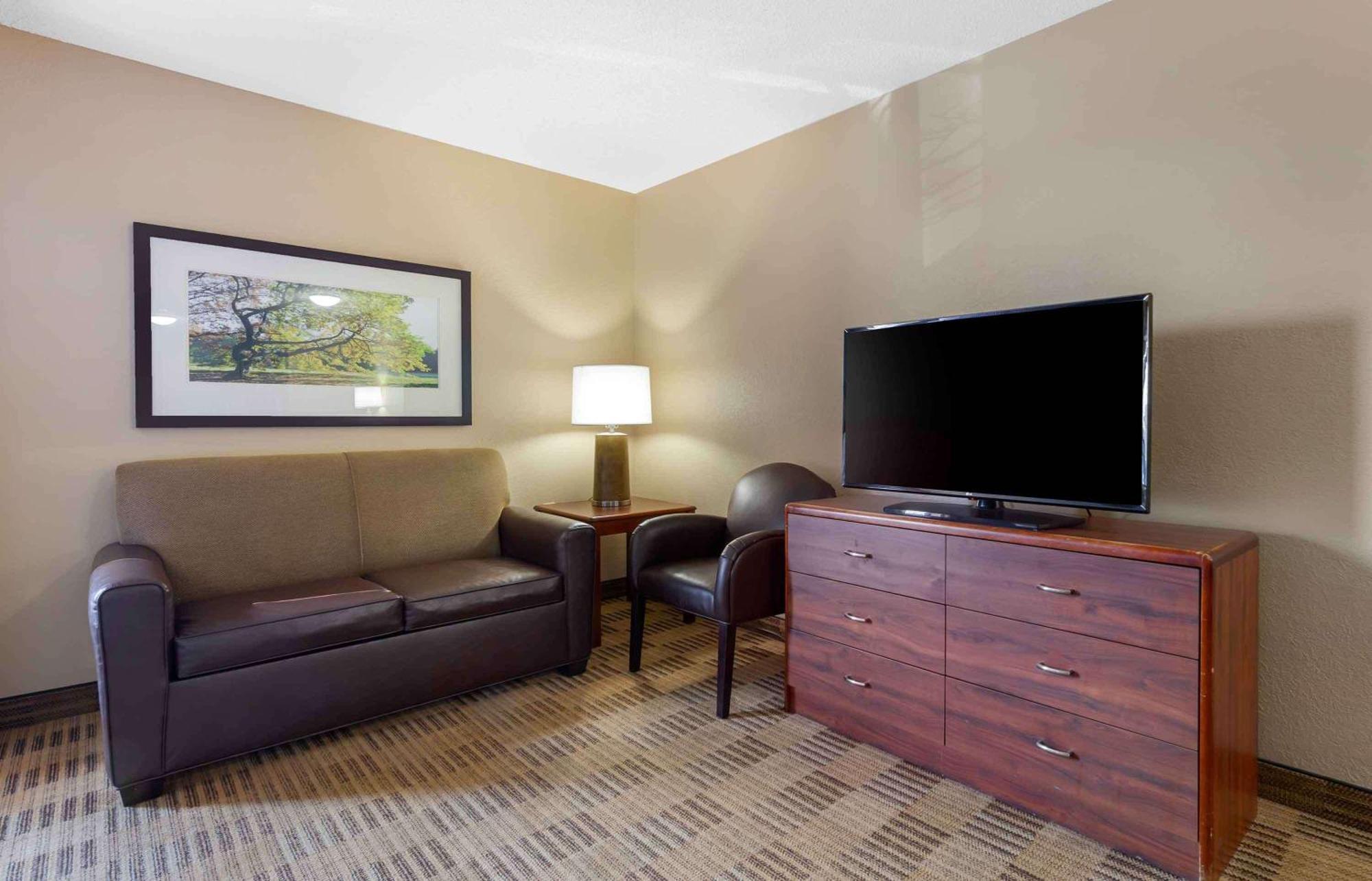 Extended Stay America Suites - Raleigh - Cary - Harrison Ave מראה חיצוני תמונה