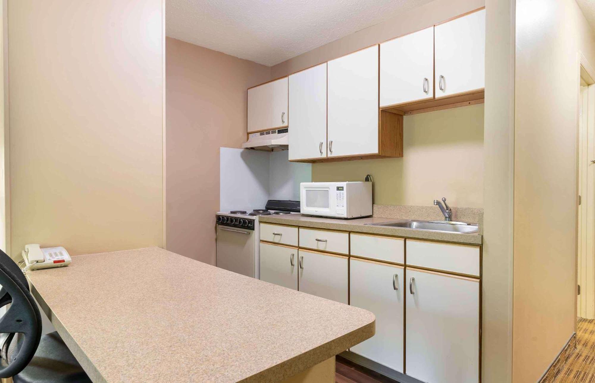 Extended Stay America Suites - Raleigh - Cary - Harrison Ave מראה חיצוני תמונה