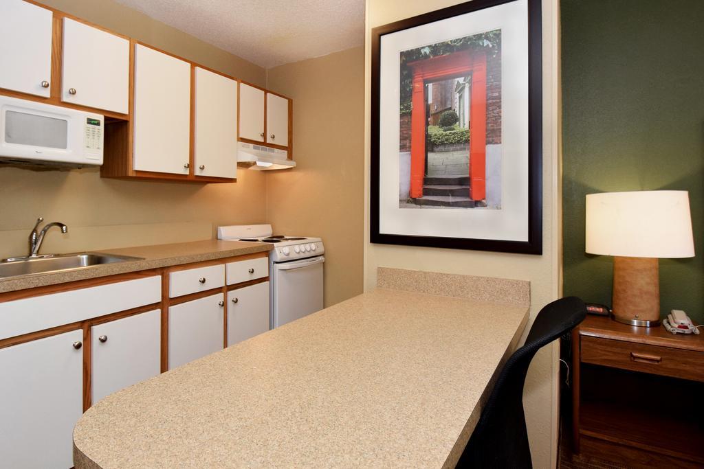 Extended Stay America Suites - Raleigh - Cary - Harrison Ave מראה חיצוני תמונה