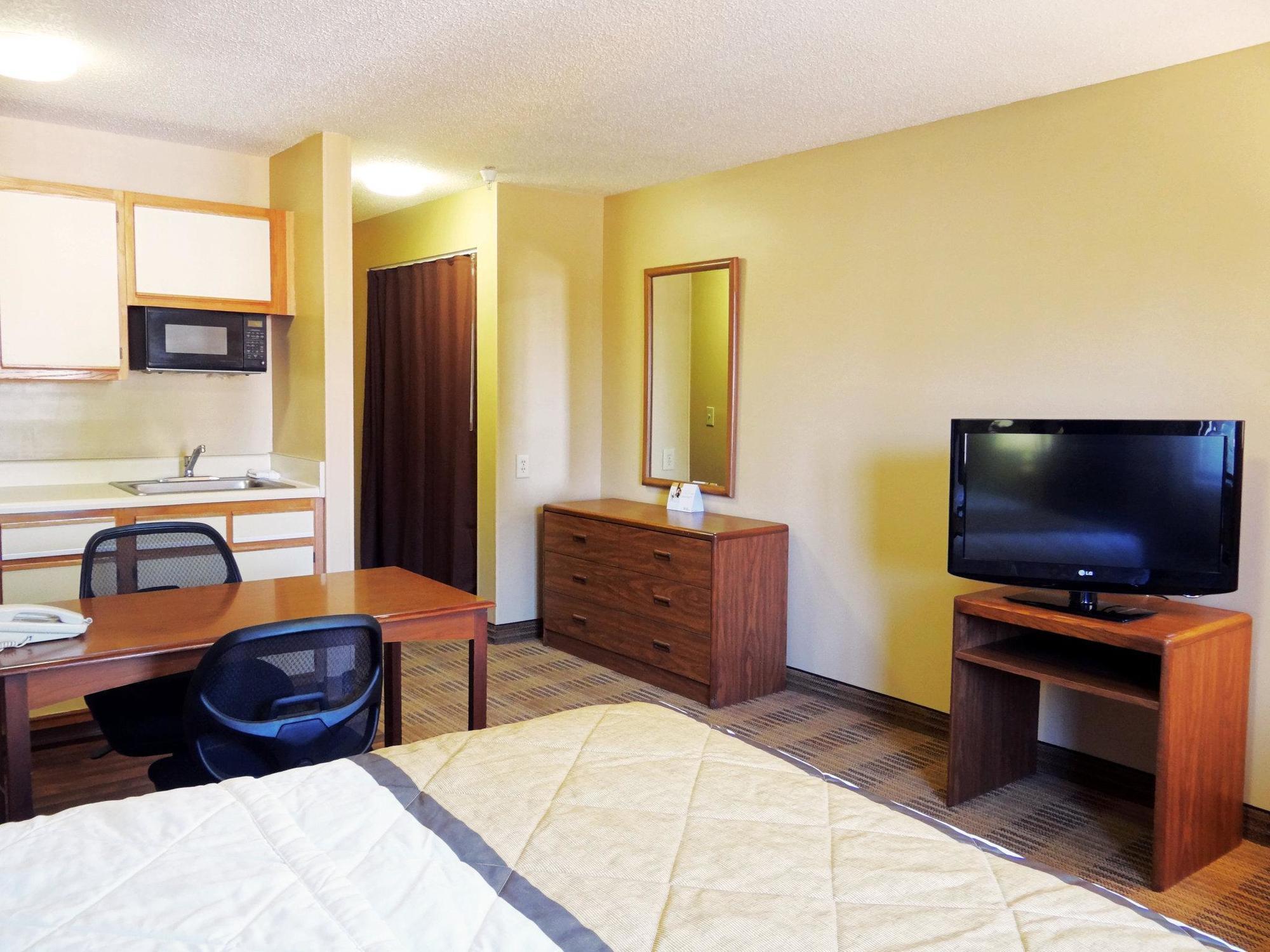 Extended Stay America Suites - Raleigh - Cary - Harrison Ave מראה חיצוני תמונה