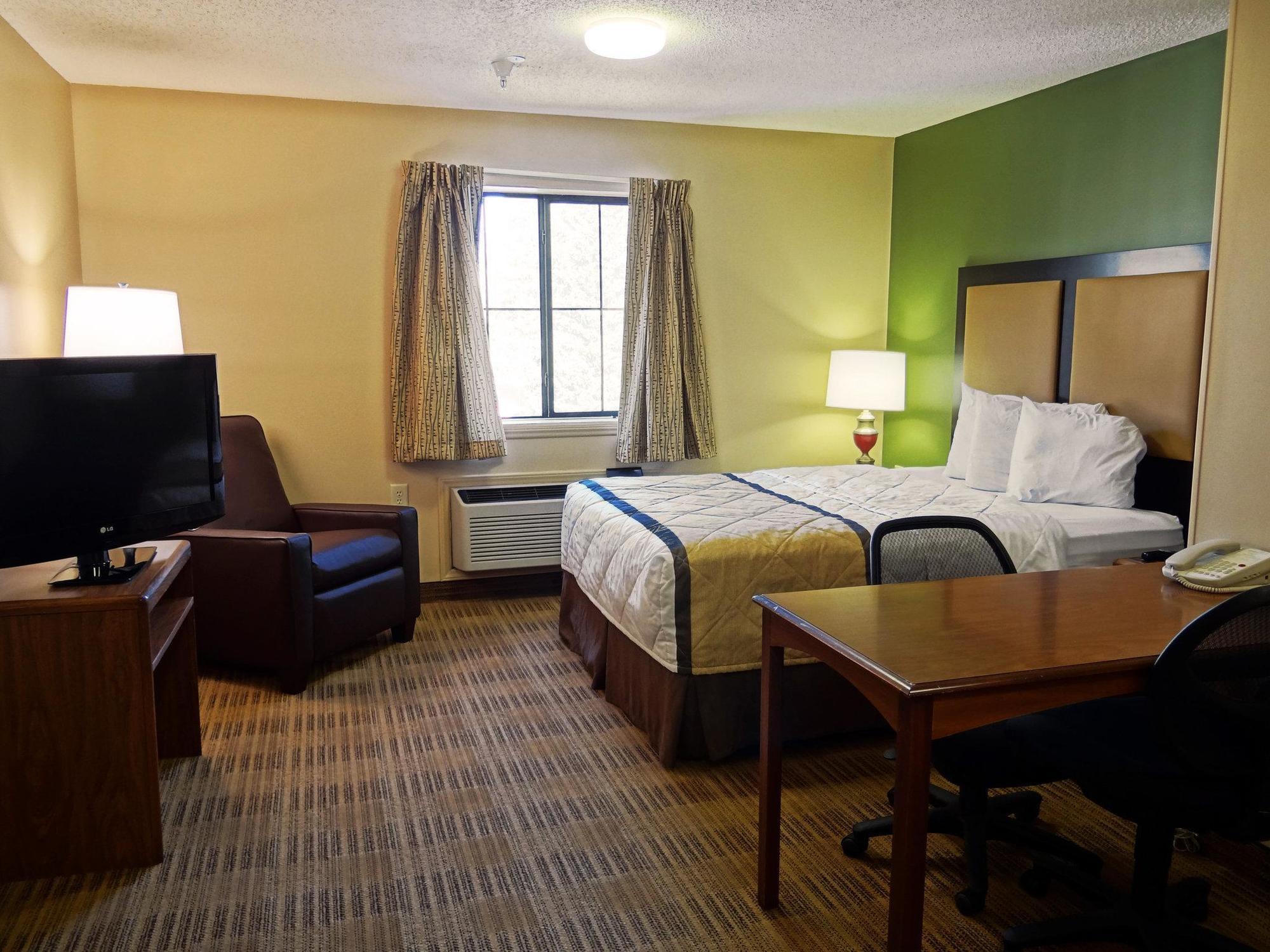 Extended Stay America Suites - Raleigh - Cary - Harrison Ave מראה חיצוני תמונה