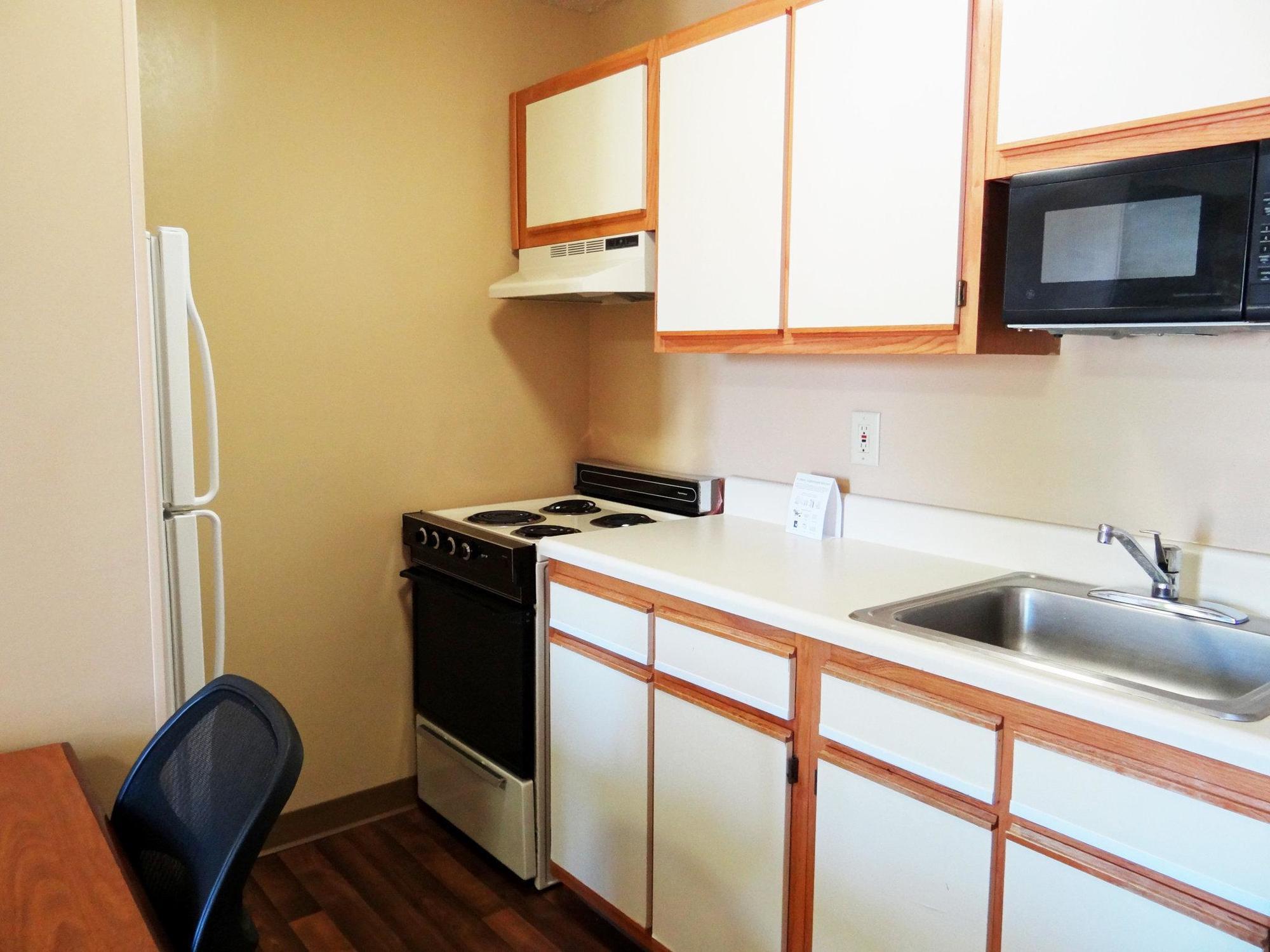 Extended Stay America Suites - Raleigh - Cary - Harrison Ave מראה חיצוני תמונה